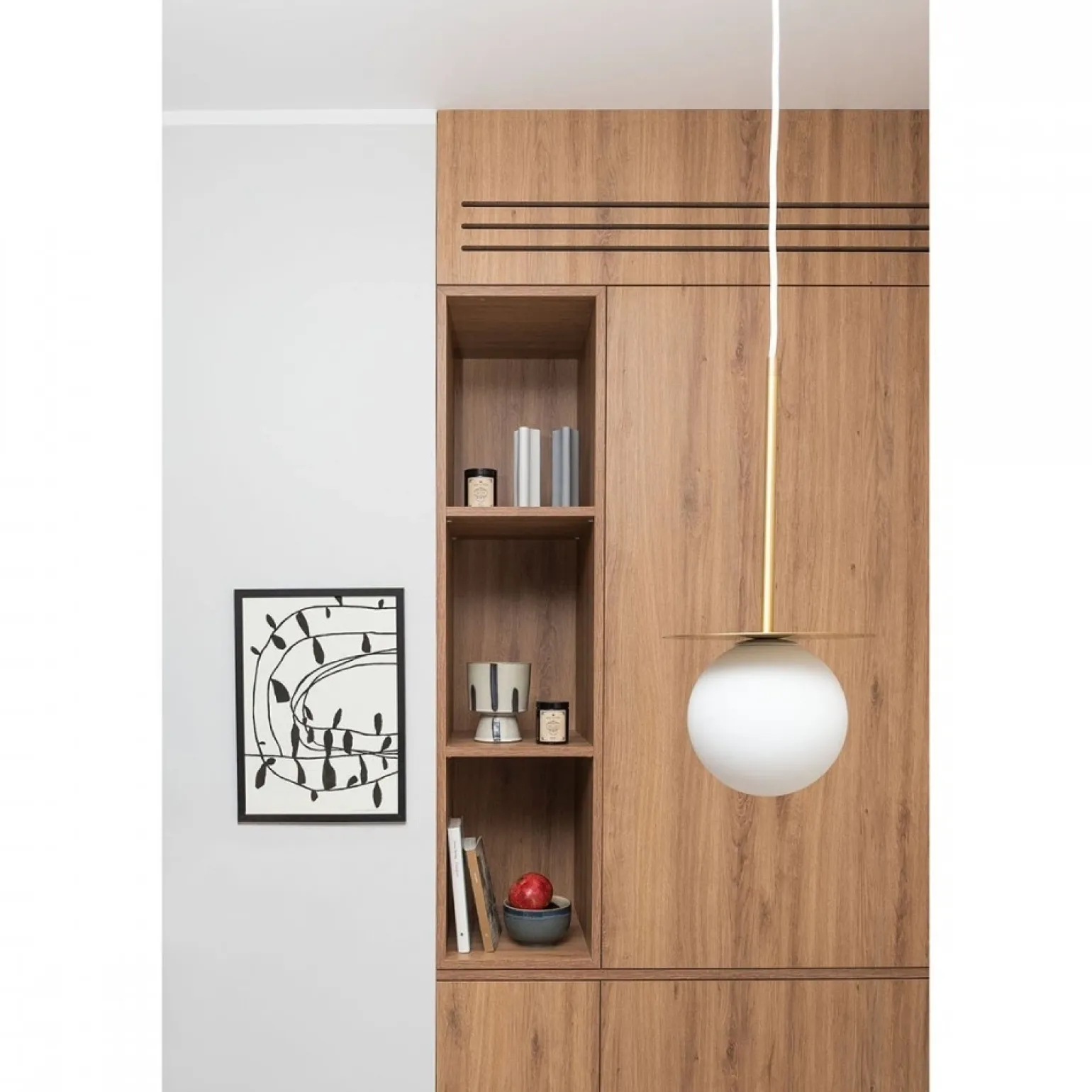 BORRA B biało-mosiężna sufitowa lampa wisząca z podwyższoną szczelnością IP44 (BRB131PS0) - Ummo