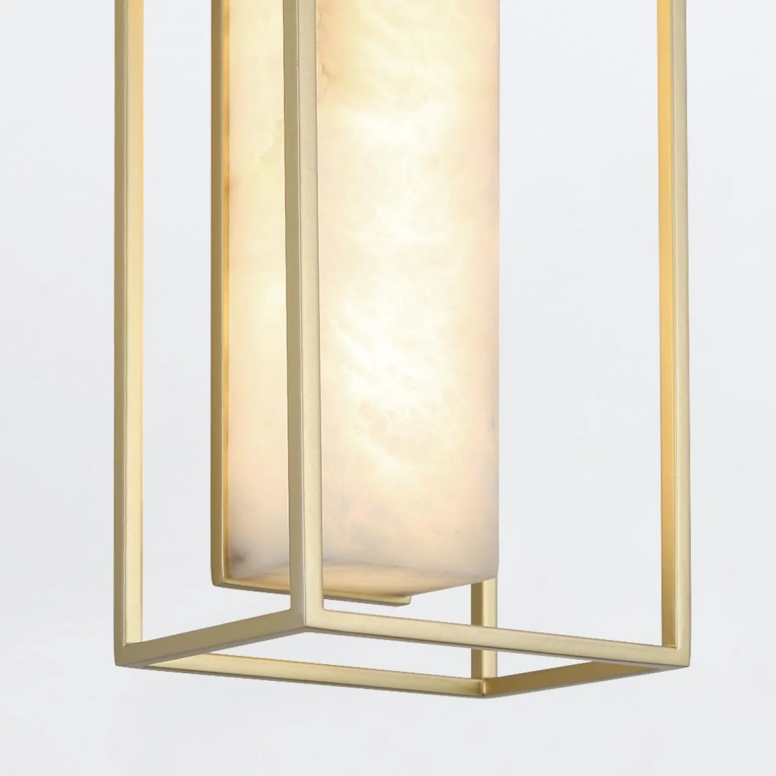 Duży kinkiet do przedpokoju Blakley z alabastrowym kloszem Szczotkowane złoto (QN-BLAKLEY-L-BG) - Quintiesse