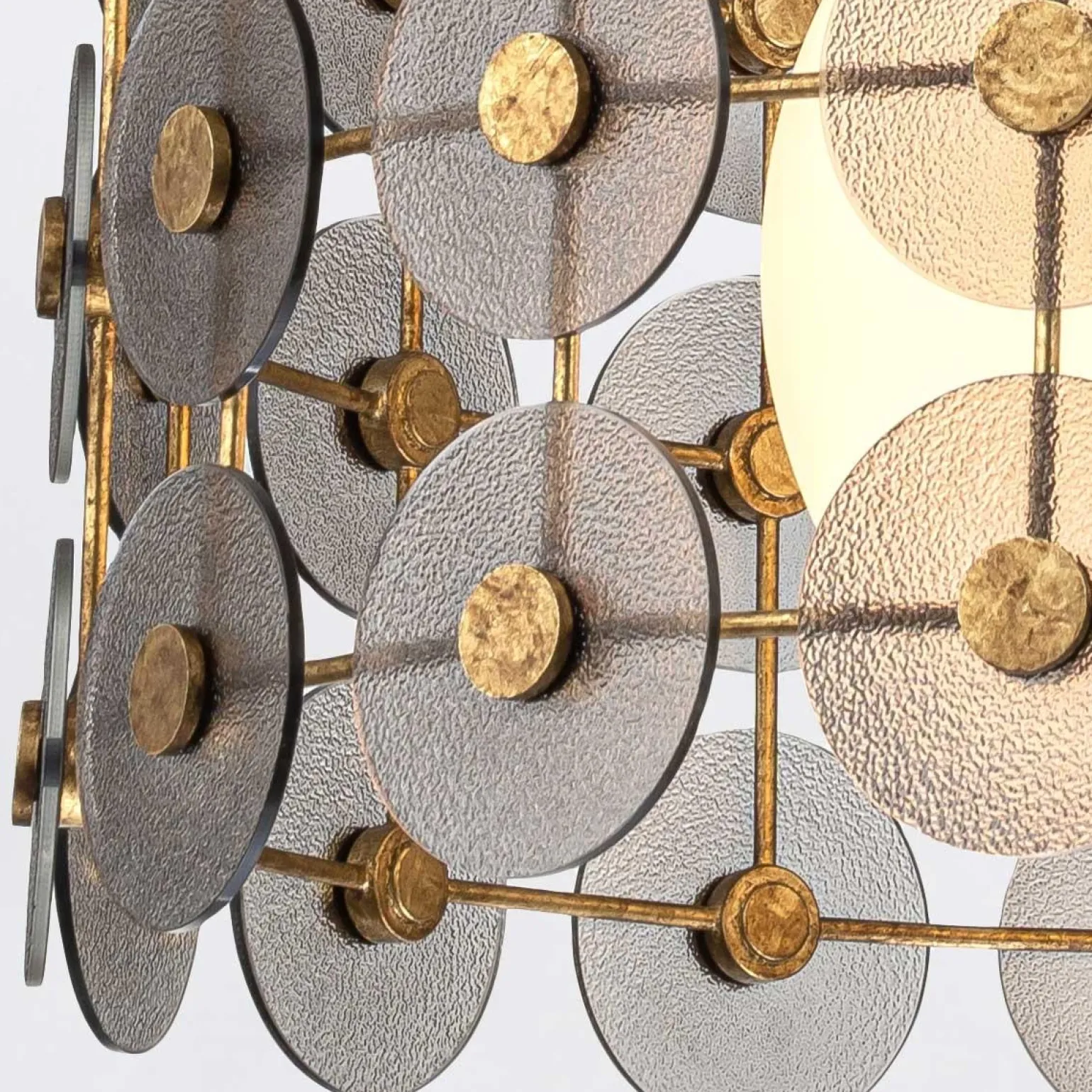 Efektowna lampa wisząca Meridian - 3 źródła światła - Przecierane złoto (QN-MERIDIAN-3P-DG) - Quintiesse