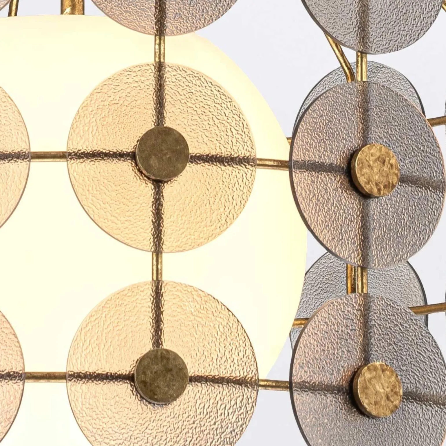 Efektowna lampa wisząca Meridian - 3 źródła światła - Przecierane złoto (QN-MERIDIAN-3P-DG) - Quintiesse