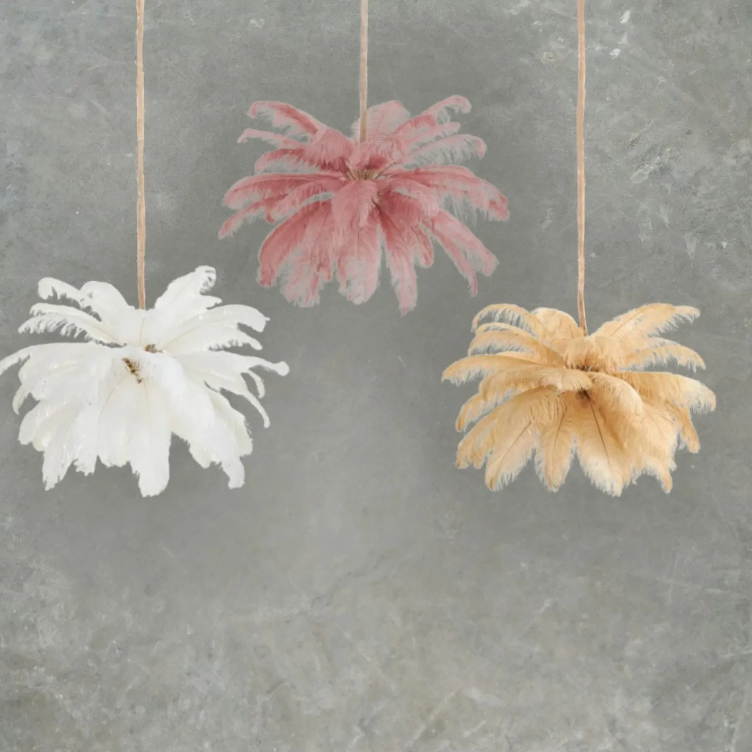 Ekskluzywna lampa wisząca z piórami EMU pióra białe 100 cm (ST-DN127 white) - Step into Design