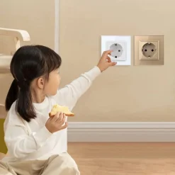 Gniazdo elektryczne 16 A z czarnym panelem szklanym (VL-W01EU-62) LIVOLO