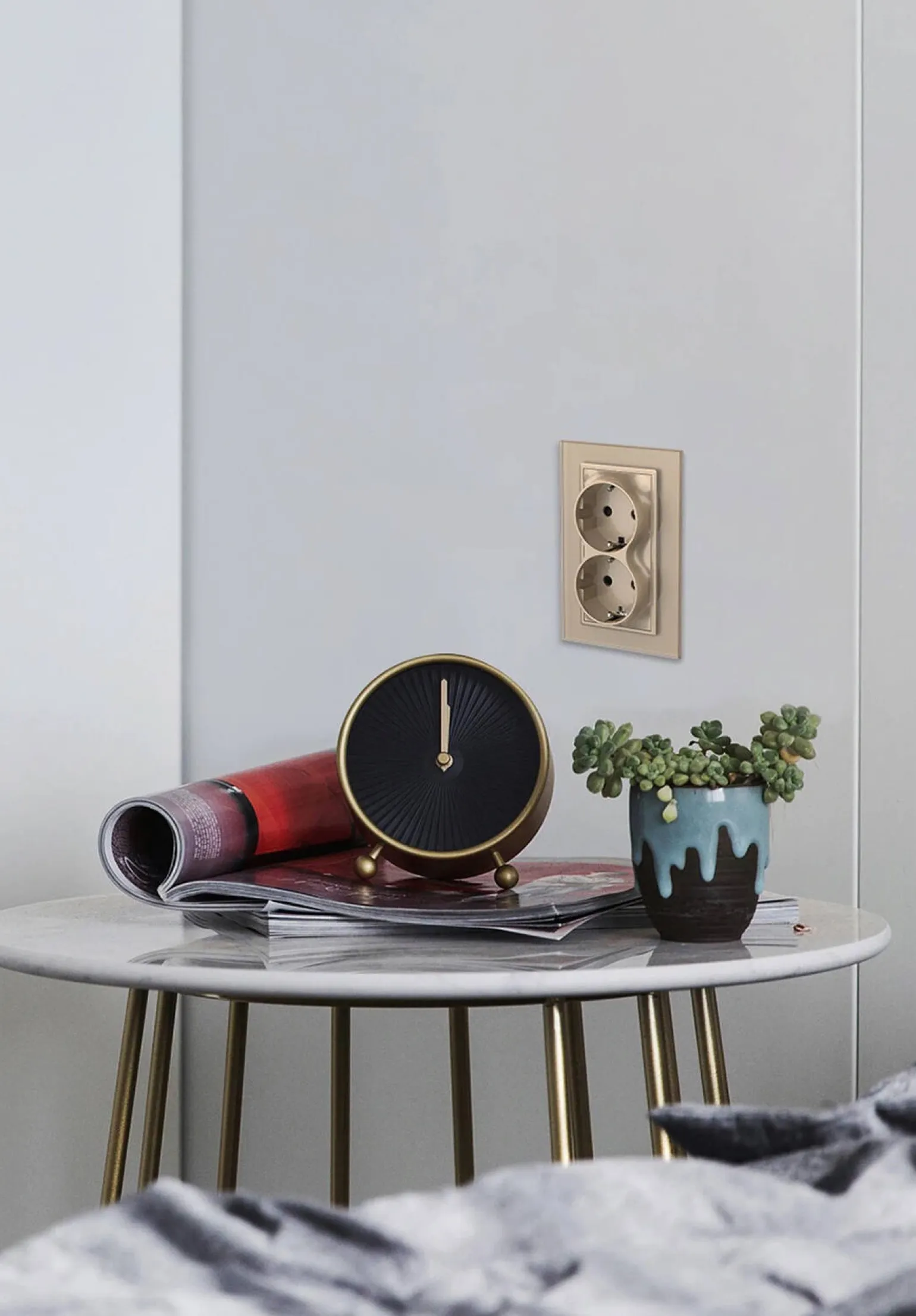 GNIAZDO ELEKTRYCZNE PODWÓJNE do pojedynczej puszki (VL-71EU2-64) - Livolo