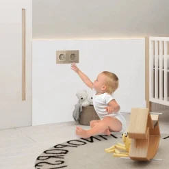 Gniazdo podwójne elektryczne 16A z czarnym panelem szklanym (VL-W02G-62) LIVOLO