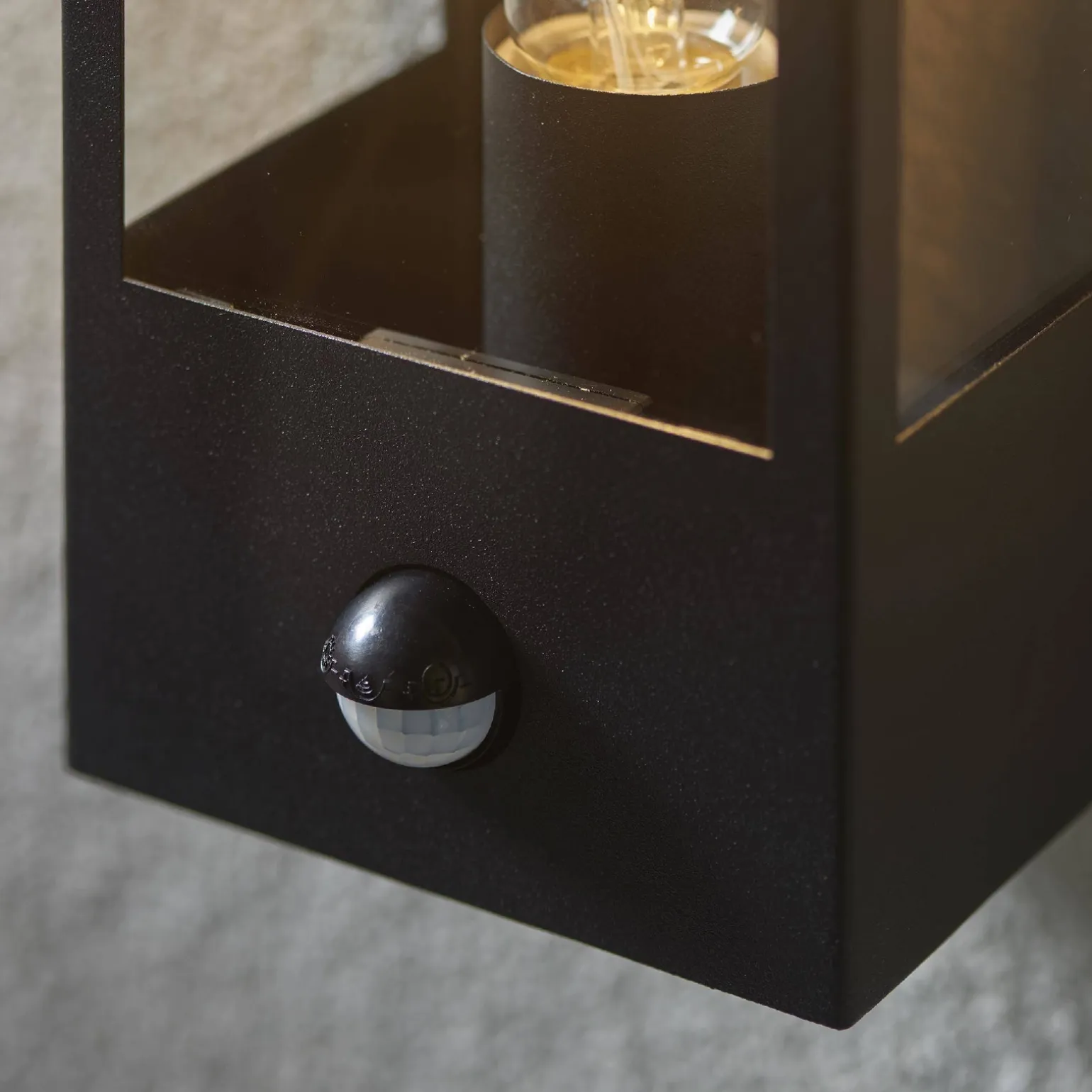 Kinkiet Breton PIR wall Black IP44 28W (94348) - Saxby