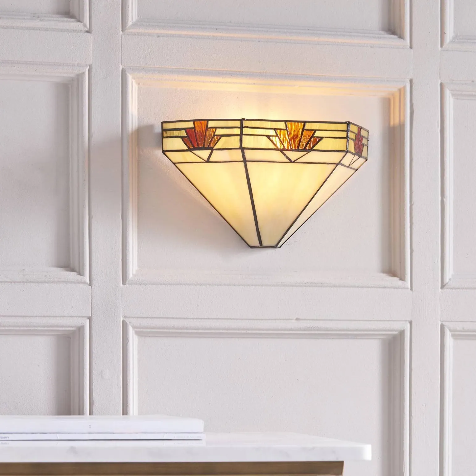 Kinkiet Nevada (64288) Tiffany