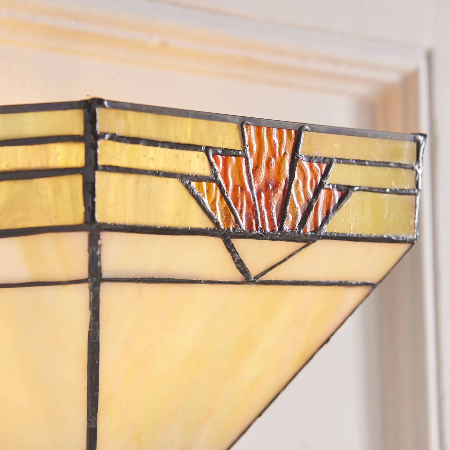 Kinkiet Nevada (64288) Tiffany