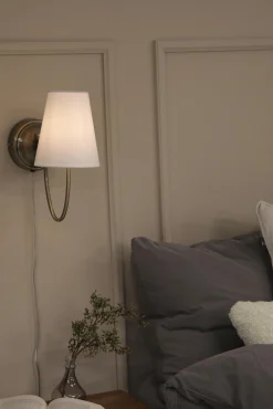 Kinkiet z abażurem AMAR Wall Offwhite/Antique Brass (108908) Markslojd