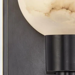 Kinkiet z alabastrowym kloszem Lucian Miejski brąz (QN-LUCIAN1-UBZ-AR) - Quintiesse