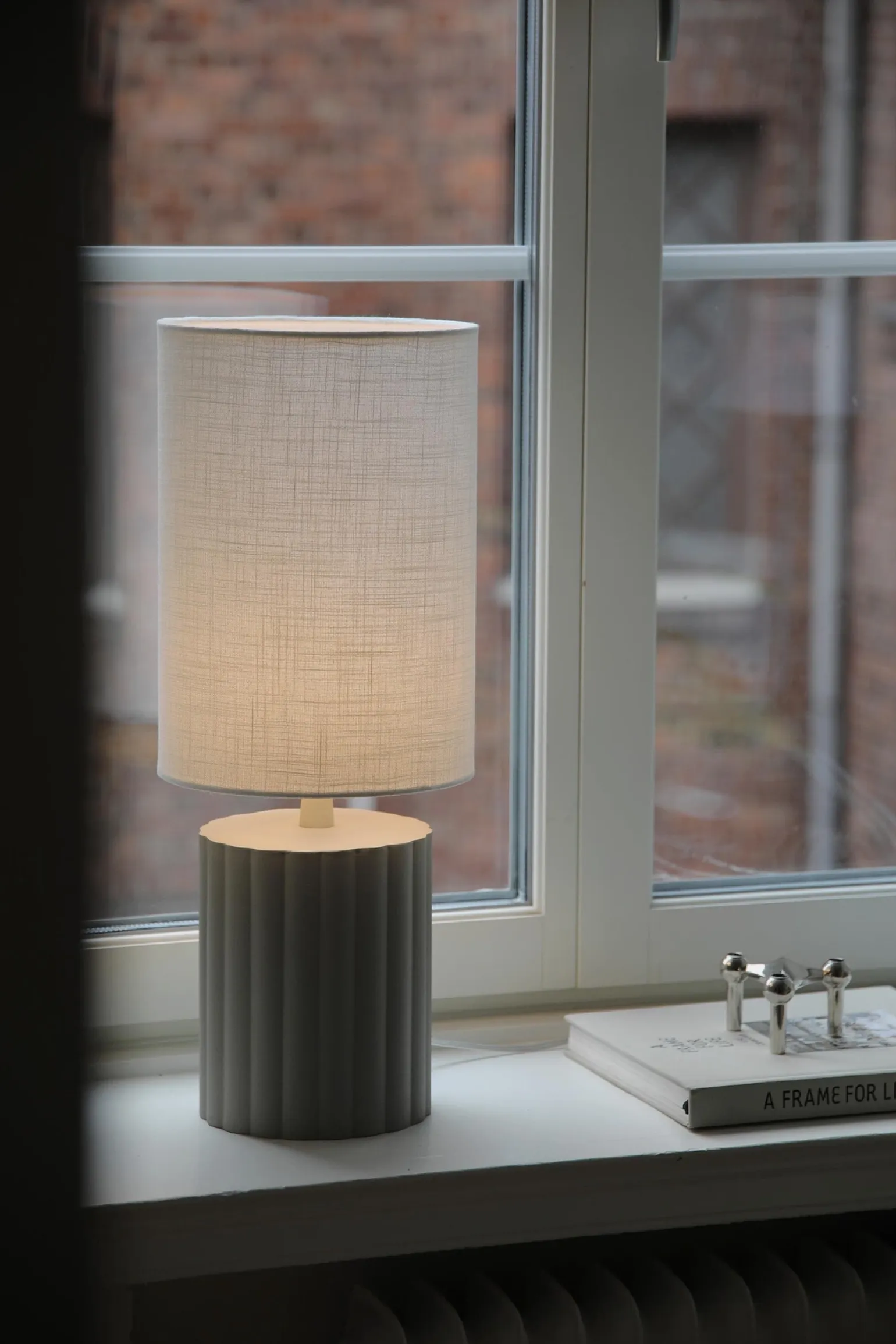 Lampa stołowa z abażurem CAN White/Grey (108831) Markslojd