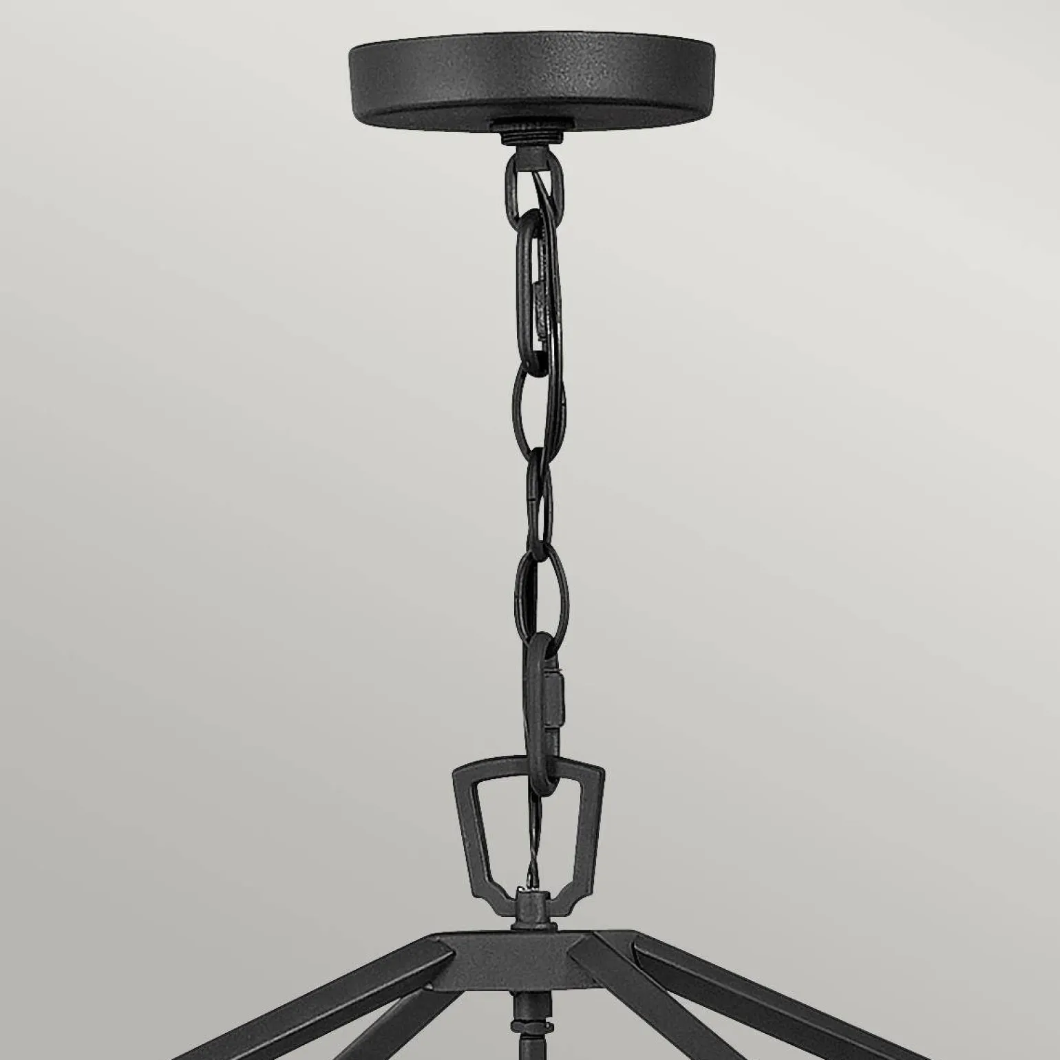 Latarnia wisząca Alford Place - 4 źródła światła - Czarna (QN-ALFORD-PLACE-4P-MB) - Quintiesse