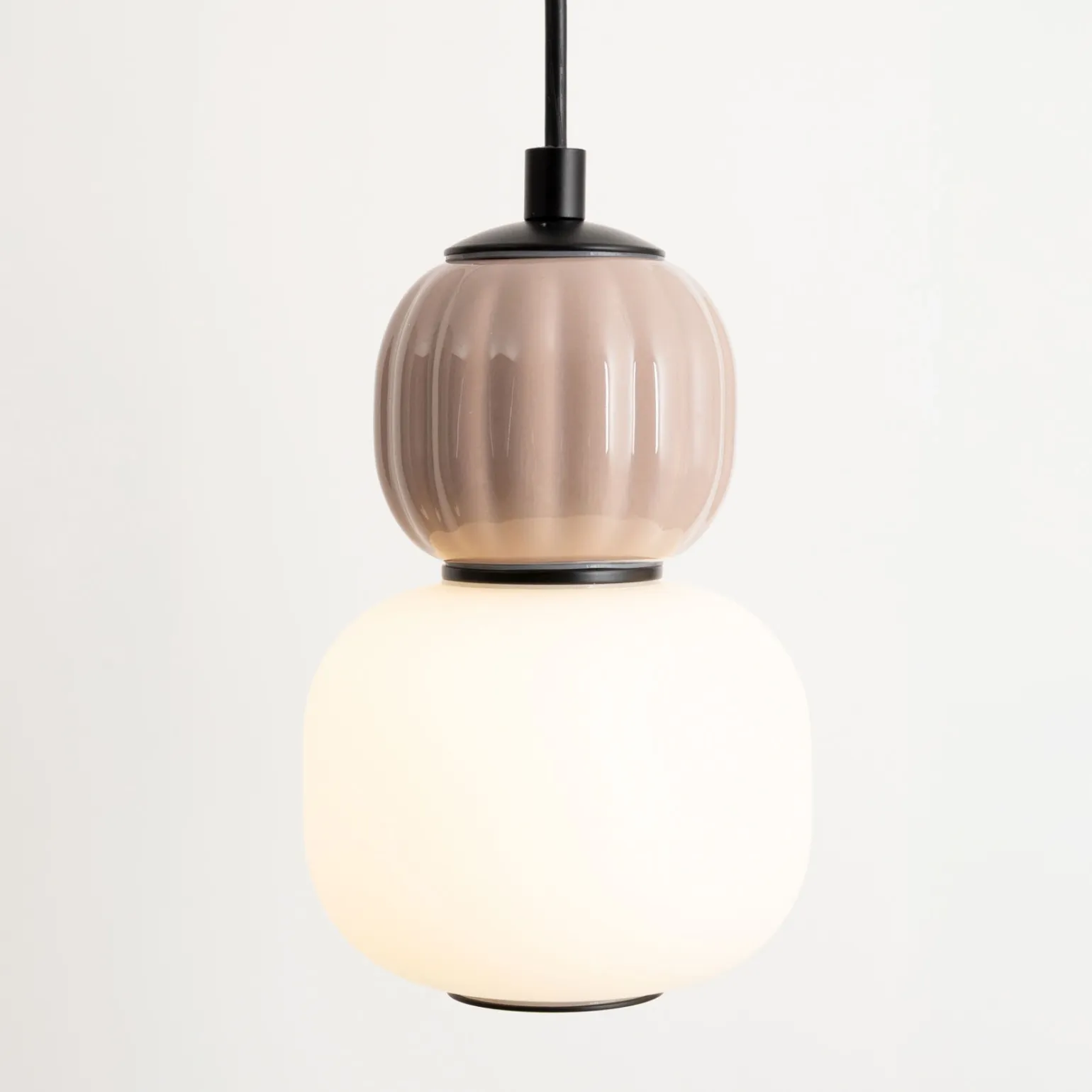 MAXLIGHT P0625 LAMPA WISZACA MODERN 5W, OPAL + MEDIUM BROWN