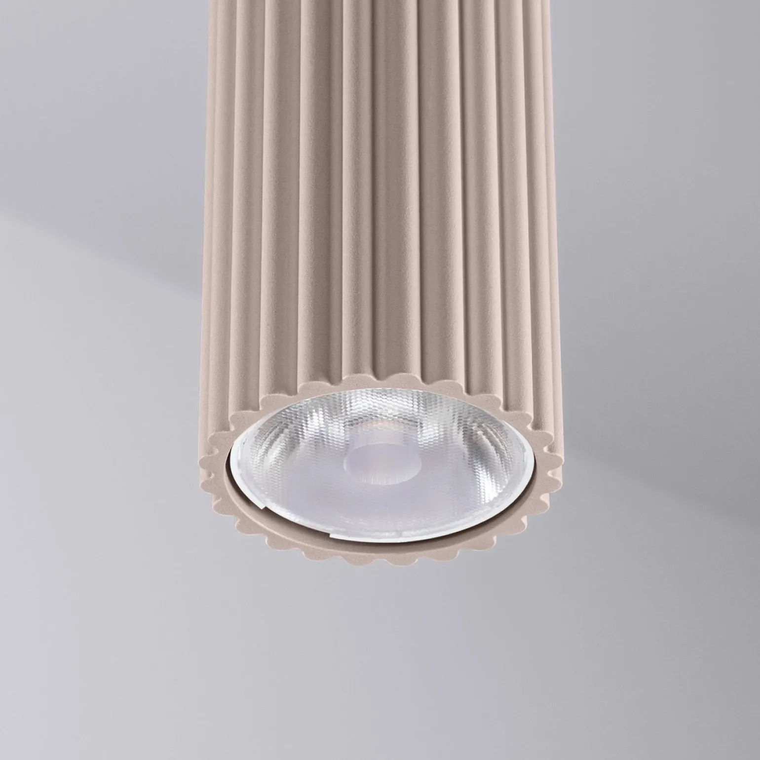 Nowoczesna lampa na sufit IVAR taupe LED 3000K Push dimm/DALI2 (TH.603) - Thoro Lighting