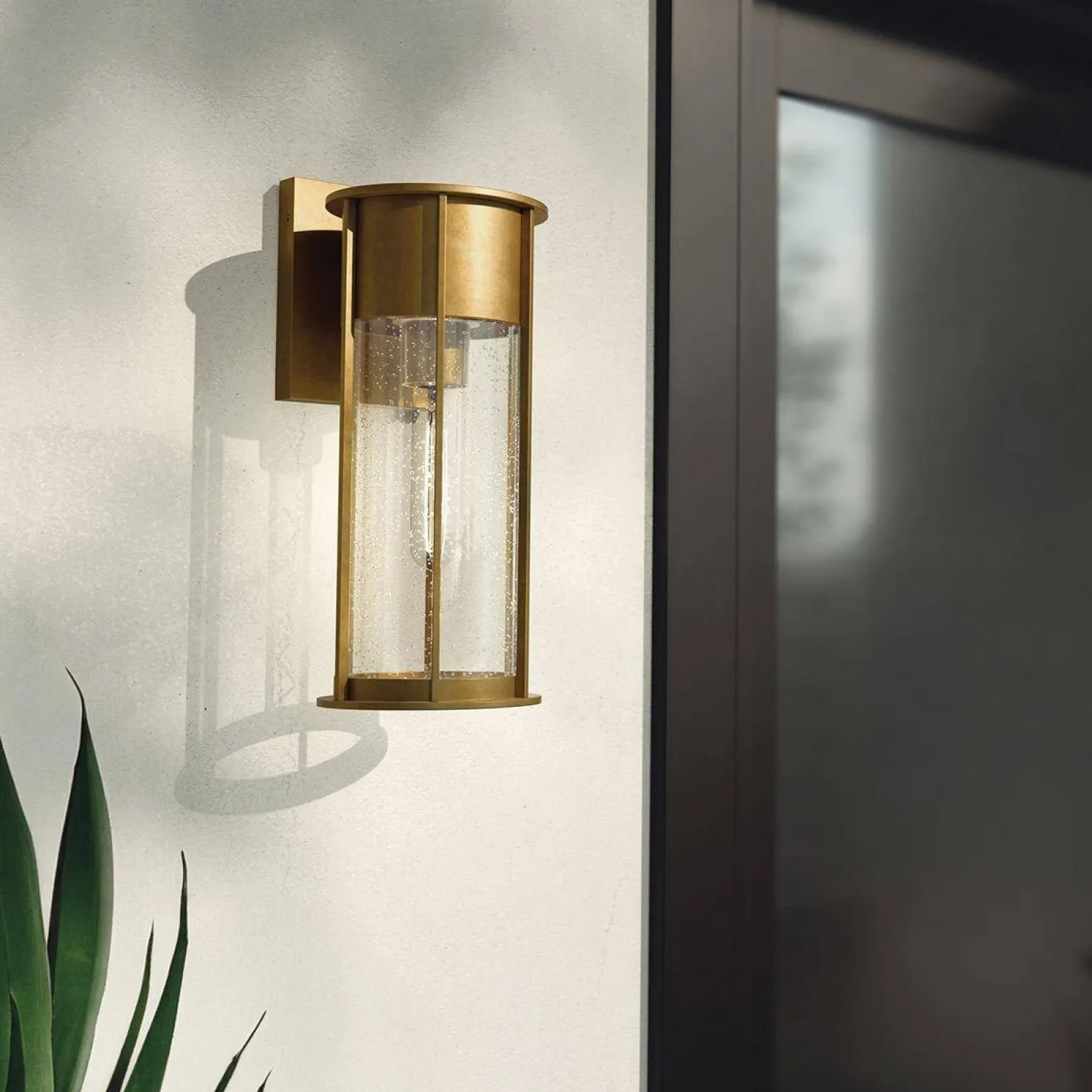 Średnia latarnia naścienna Camillo - 1 źródło światła - Naturalny mosiądz (KL-CAMILLO-M-PNBR) - Kichler