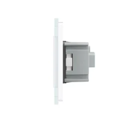 Trzy gniazda elektryczne koloru czarnego z bolcem 16A - 230V (VL-W03FR-62) LIVOLO