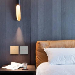 Włącznik dotykowy podwójny schodowo - krzyżowy z białym panelem szklanym (VL-C702S-61) LIVOLO