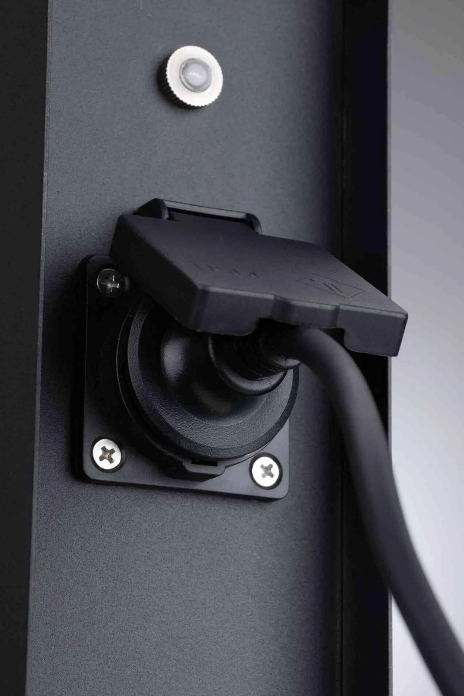 Zewnętrzna kolumna zasilająca RIO 3GN. 230V + czujnik zmierzchu 230V IP44 stal szlachetna / antracyt (PL94315) - PAULMANN